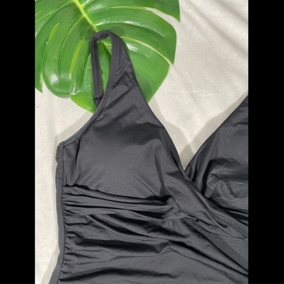 NEW $105 Sea Level Cross Front Tankini‎ Top in Black [SZ 10 US ] - Picture 5 of 12